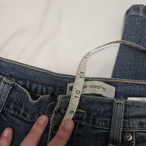 Levis 505 Straight Leg Medium Wash Mid Rise Jeans! - Picture 7 of 7